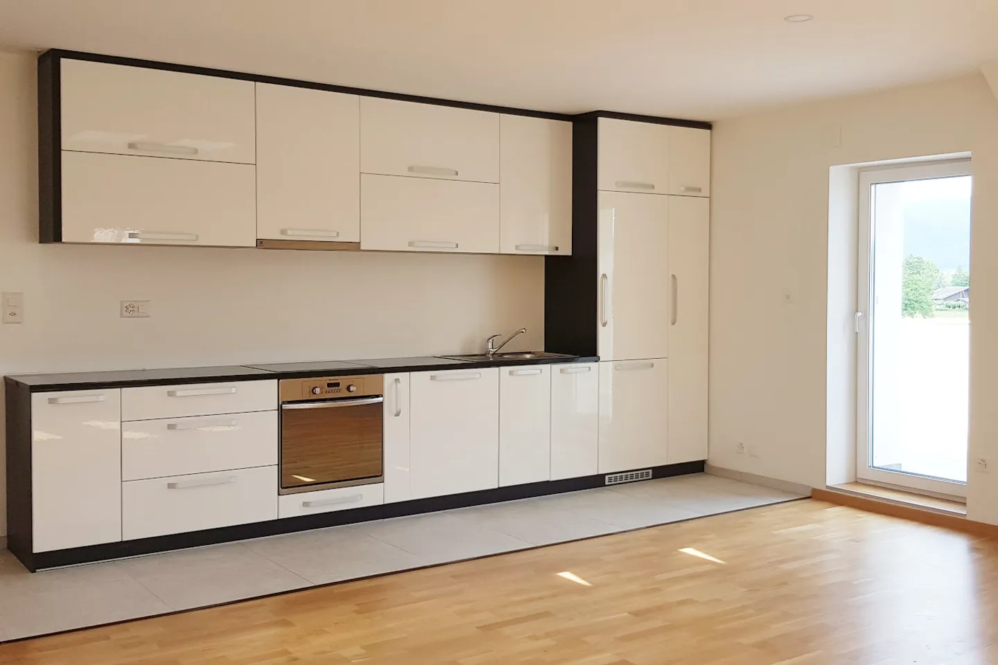 Charmante Wohnung mit Terrasse - Foto 1 von 8