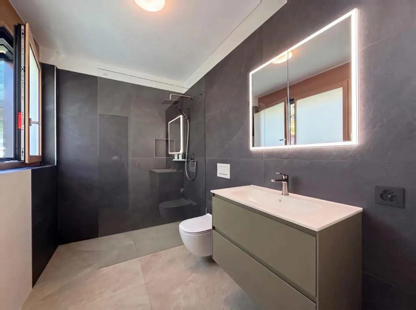 Comfort and modernity in an elegant 3.5 rooms - Minusio - Photo 7 of 10