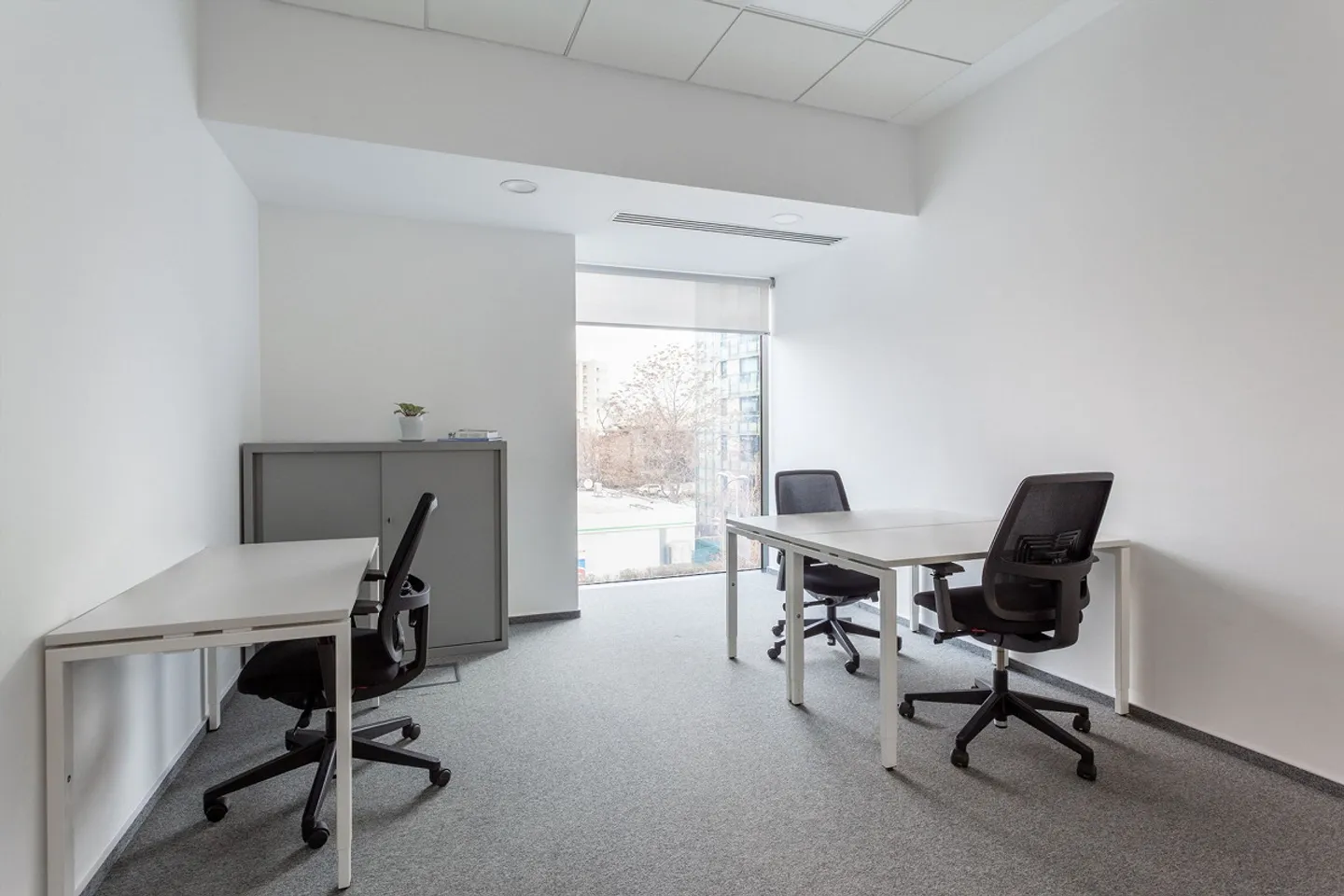 Bureaux privés entièrement équipés pour vous et votre équipe dans l'Espace Ambassador House - Photo 3 sur 12