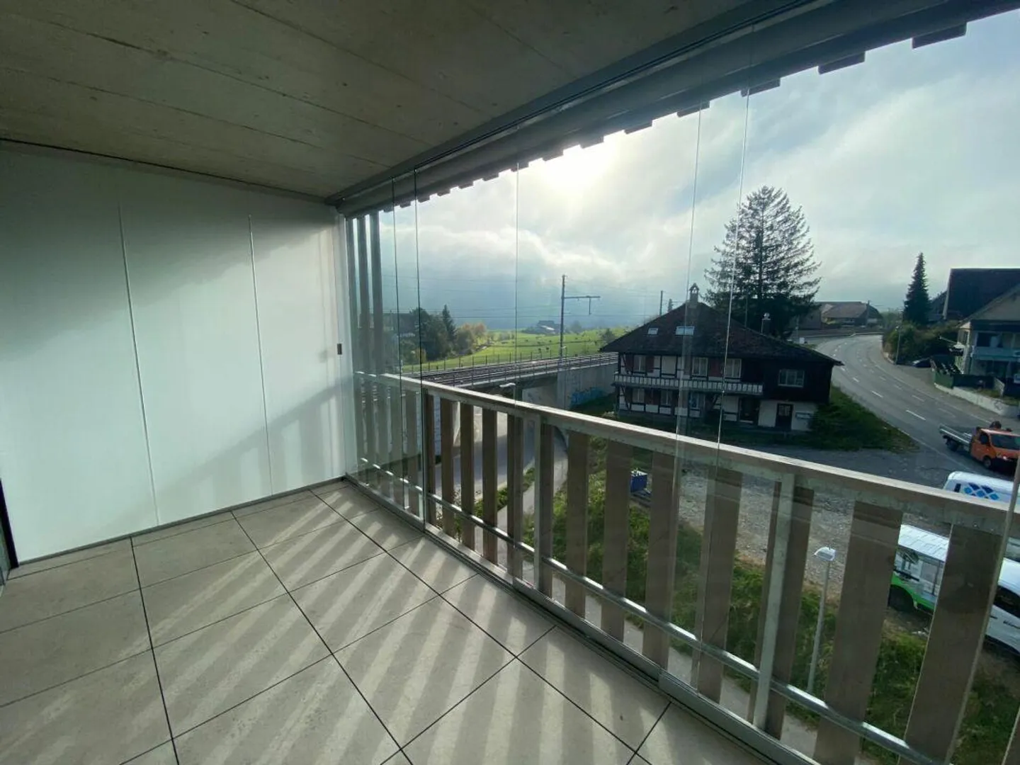 Large bright 2.5-room apartment on the 1st floor - Photo 8 of 11