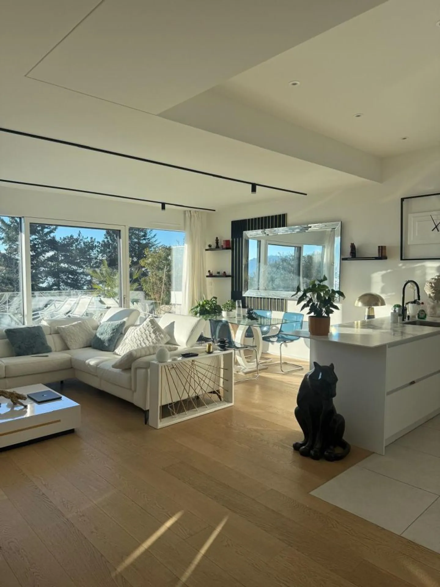 Appartement moderne avec vue lac - Photo 2 sur 13