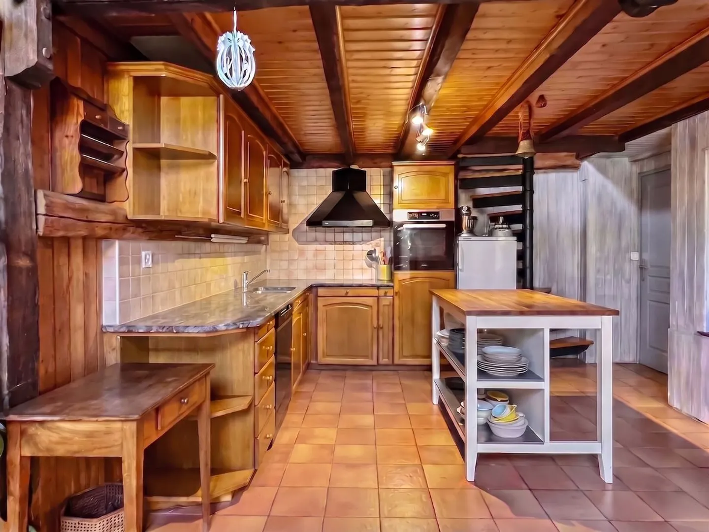 Casa in vendita a Charbonnières con 6,5 stanze - 230 m², con appartamento di 2 stanze e grande giardino - Foto 3 di 13