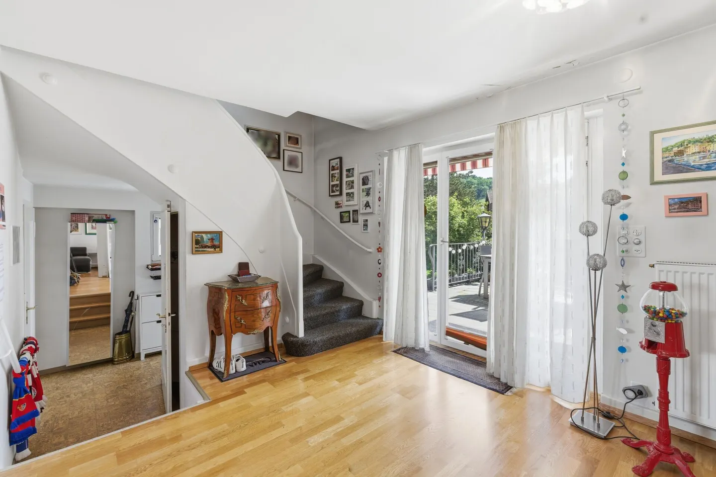 Freistehendes Einfamilienhaus in Münchenstein - Foto 2 von 13
