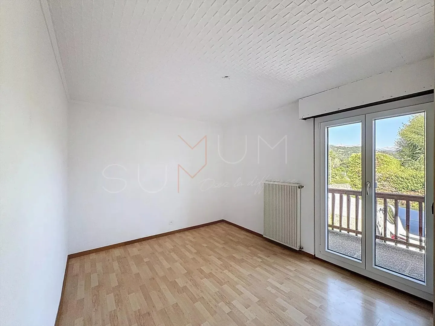 Charming house in an idyllic setting with breathtaking views - Photo 8 of 13