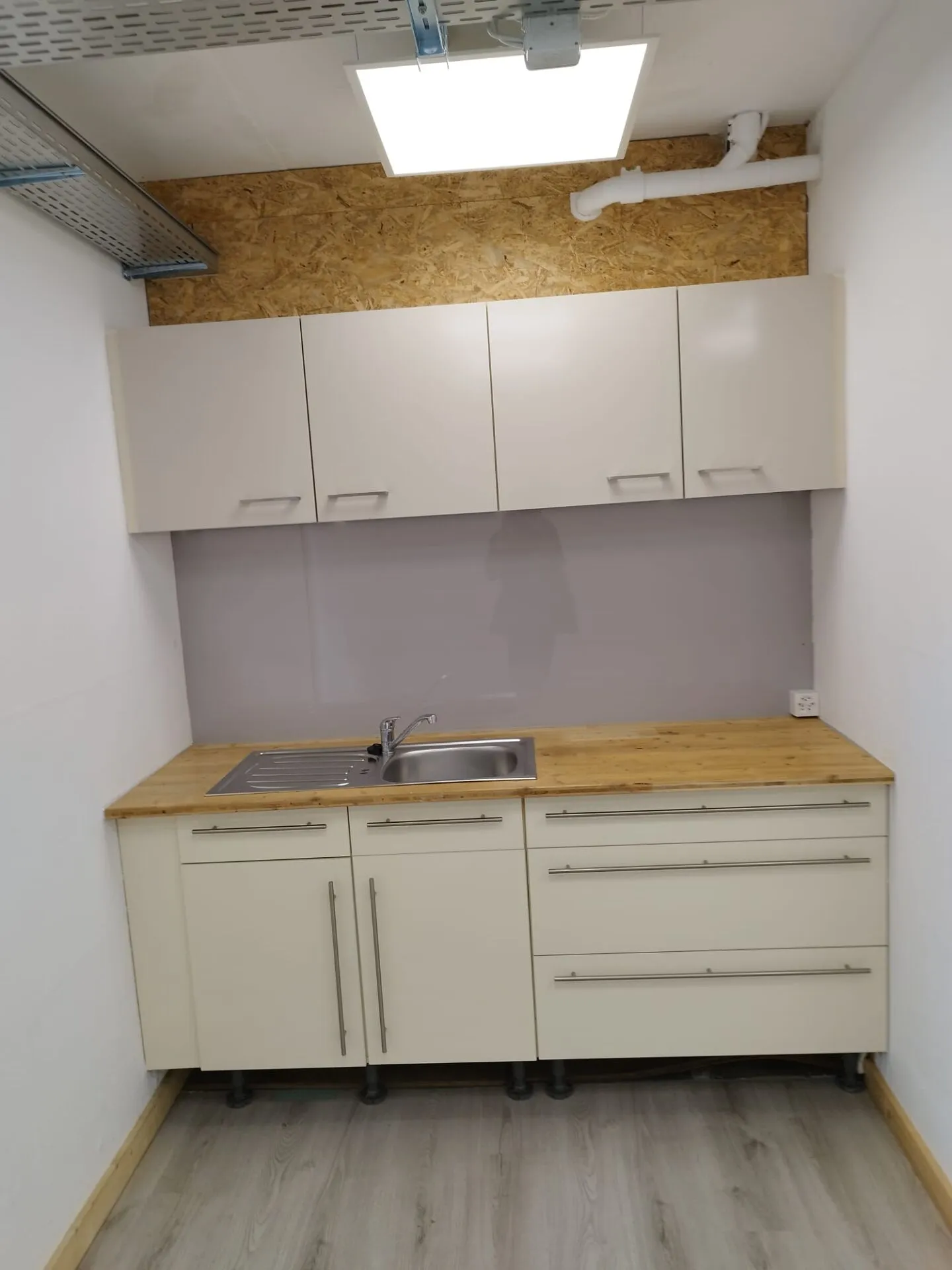 Commerciale/Ufficio/Magazzino a Binningen - Foto 14 di 17