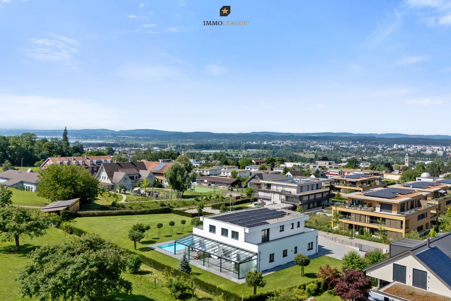 Harmonie dans le design et l'élégance - villa de luxe moderne de la plus haute classe. - Photo 1 sur 6