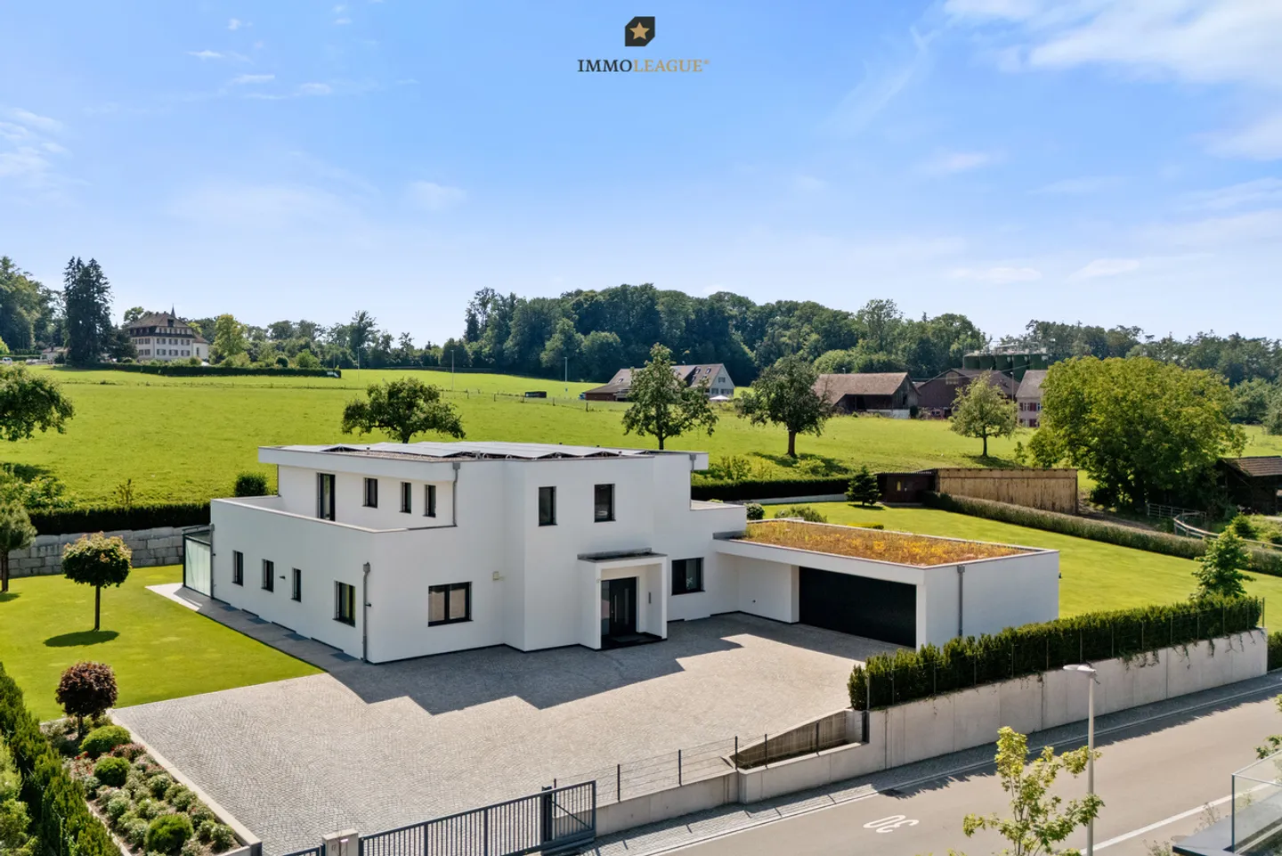 Harmonie dans le design et l'élégance - villa de luxe moderne de la plus haute classe. - Photo 2 sur 6