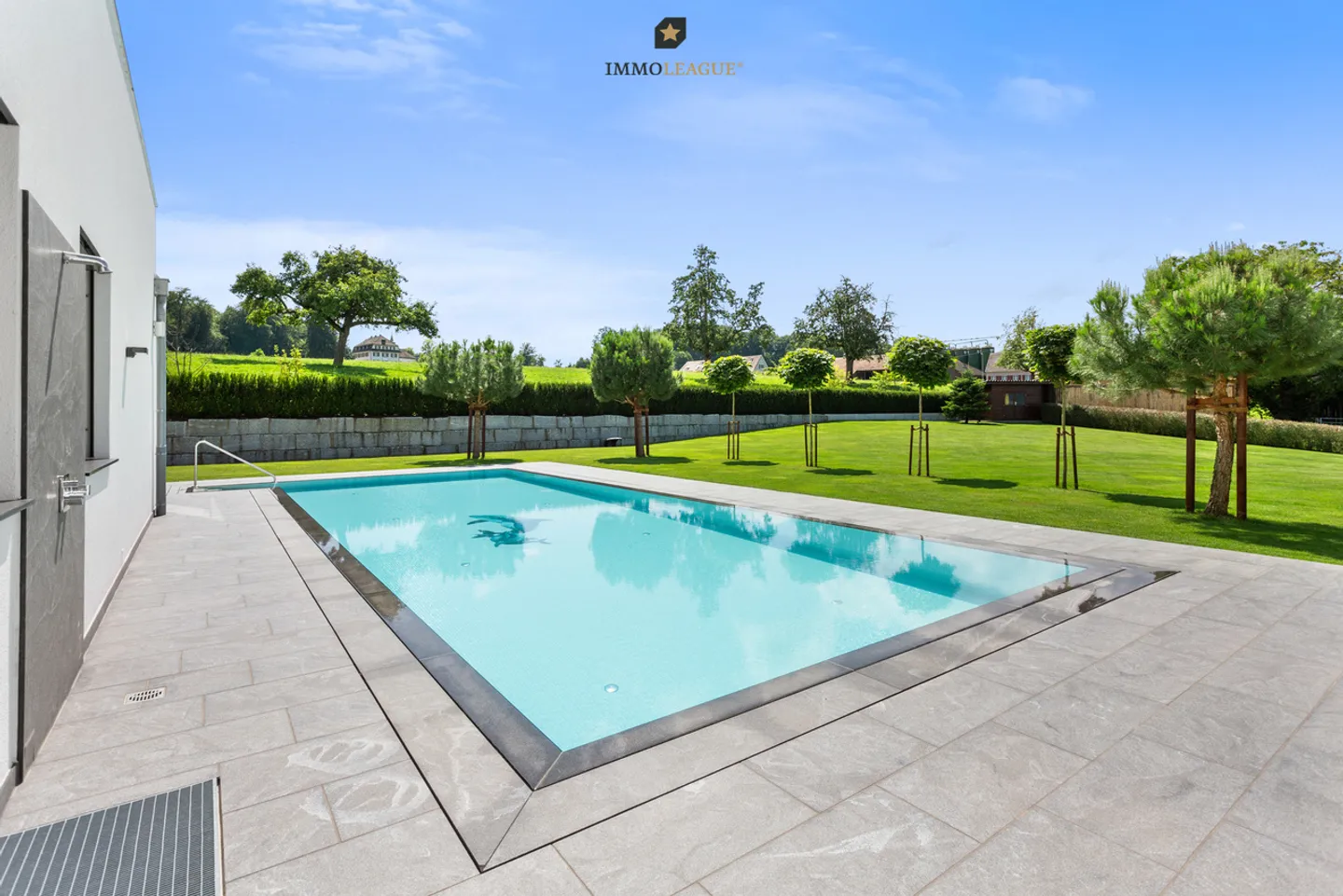 Harmonie dans le design et l'élégance - villa de luxe moderne de la plus haute classe. - Photo 3 sur 6