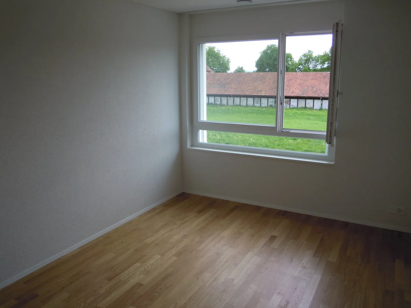 Appartement lumineux de 3.5 pièces dans un quartier résidentiel calme - Photo 10 sur 12
