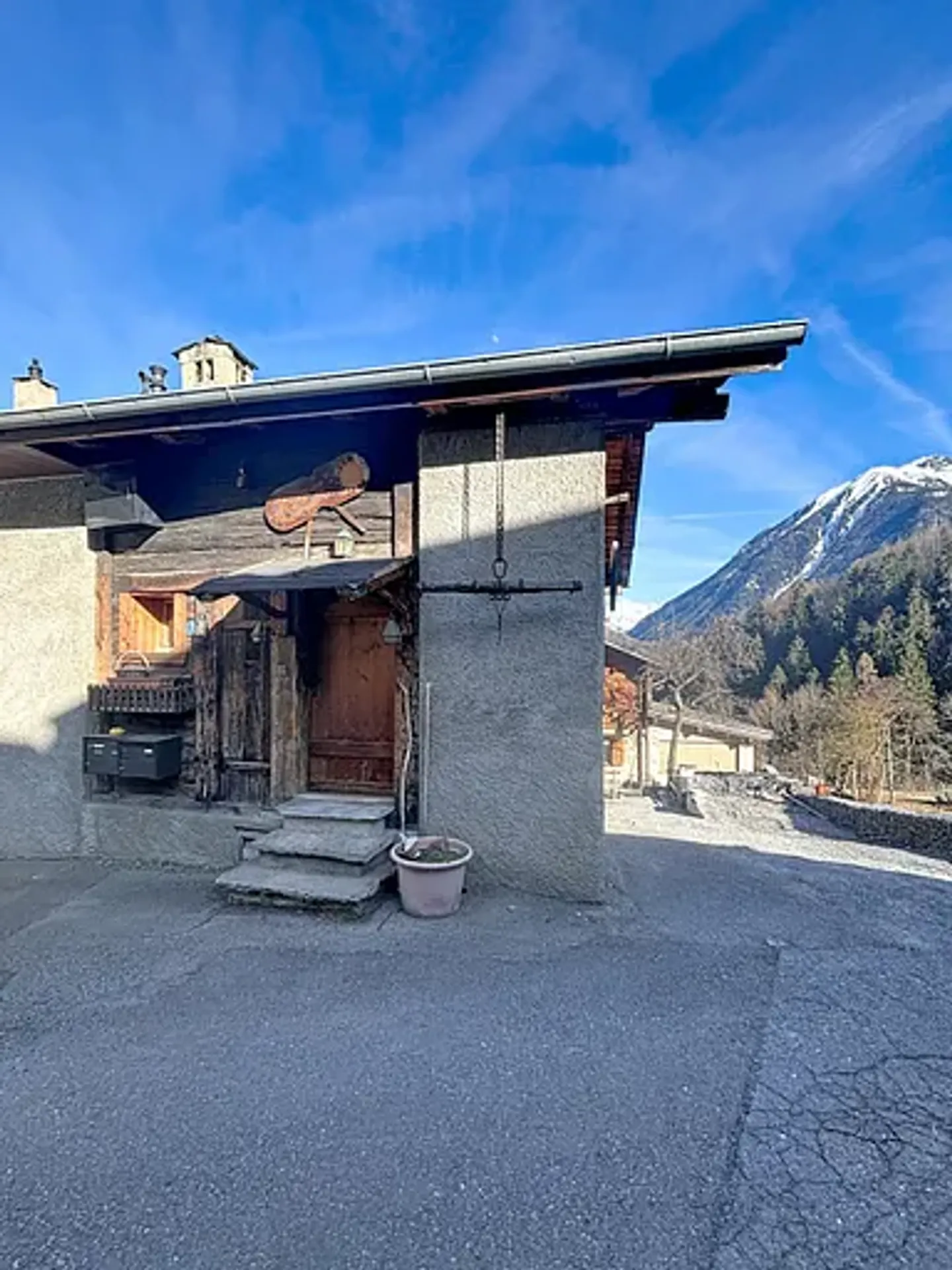 Semi-Detached House 3.5 Rooms - Photo 2 of 8