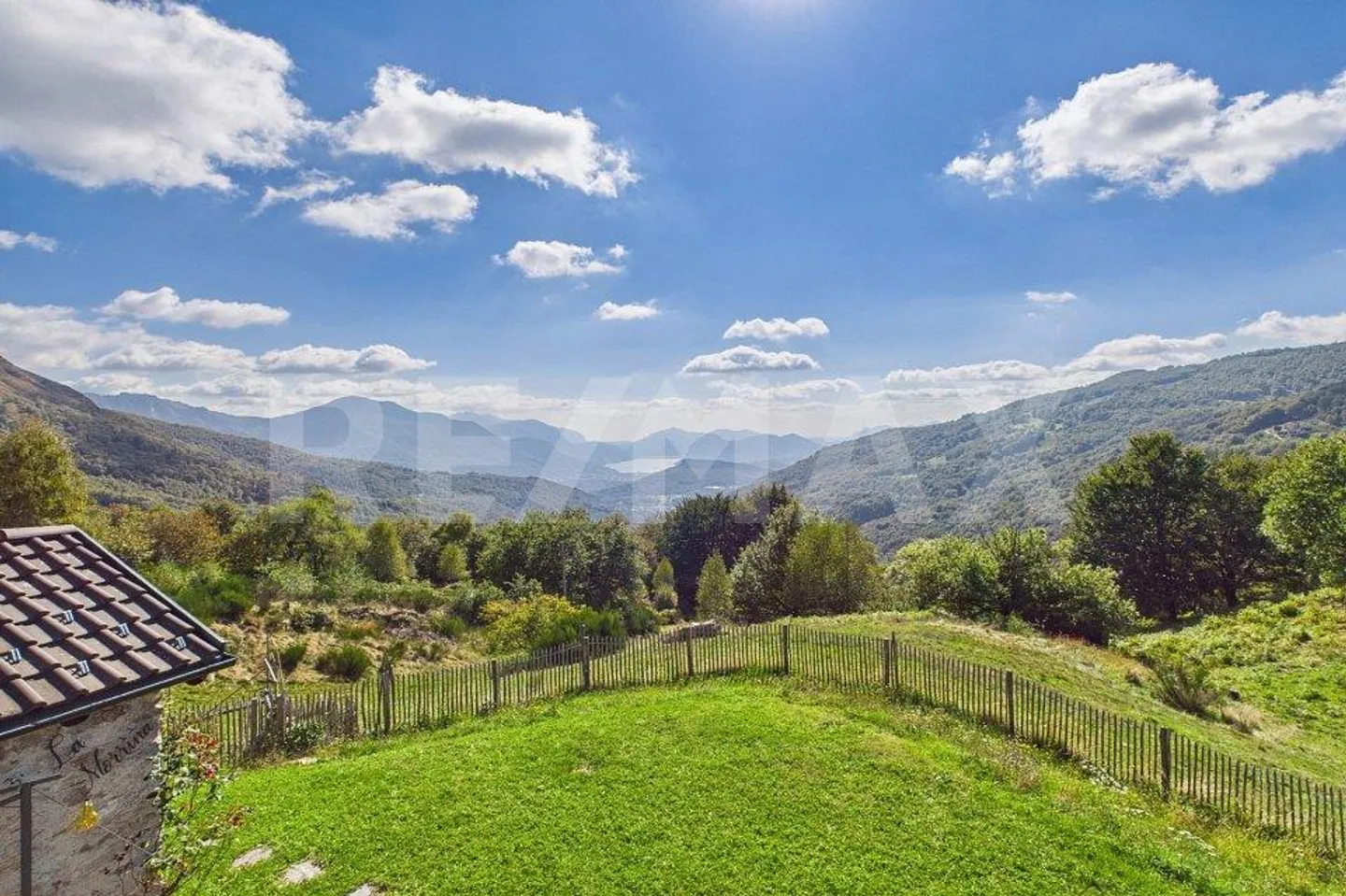 Rustici Incantevoli a Gola di Lago Eleganza, Tradizione e Tecnologia Moderna nel Cuore della Capriasca - Foto 7 di 13
