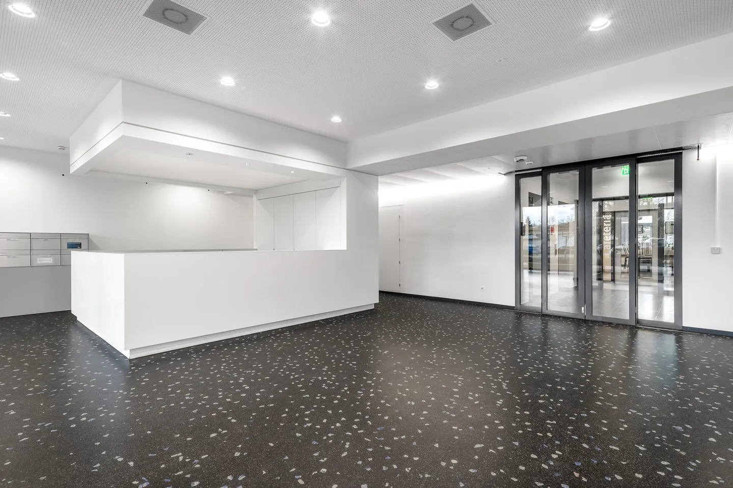 Mischgenutztes Gebäude mieten - Foto 6 von 13