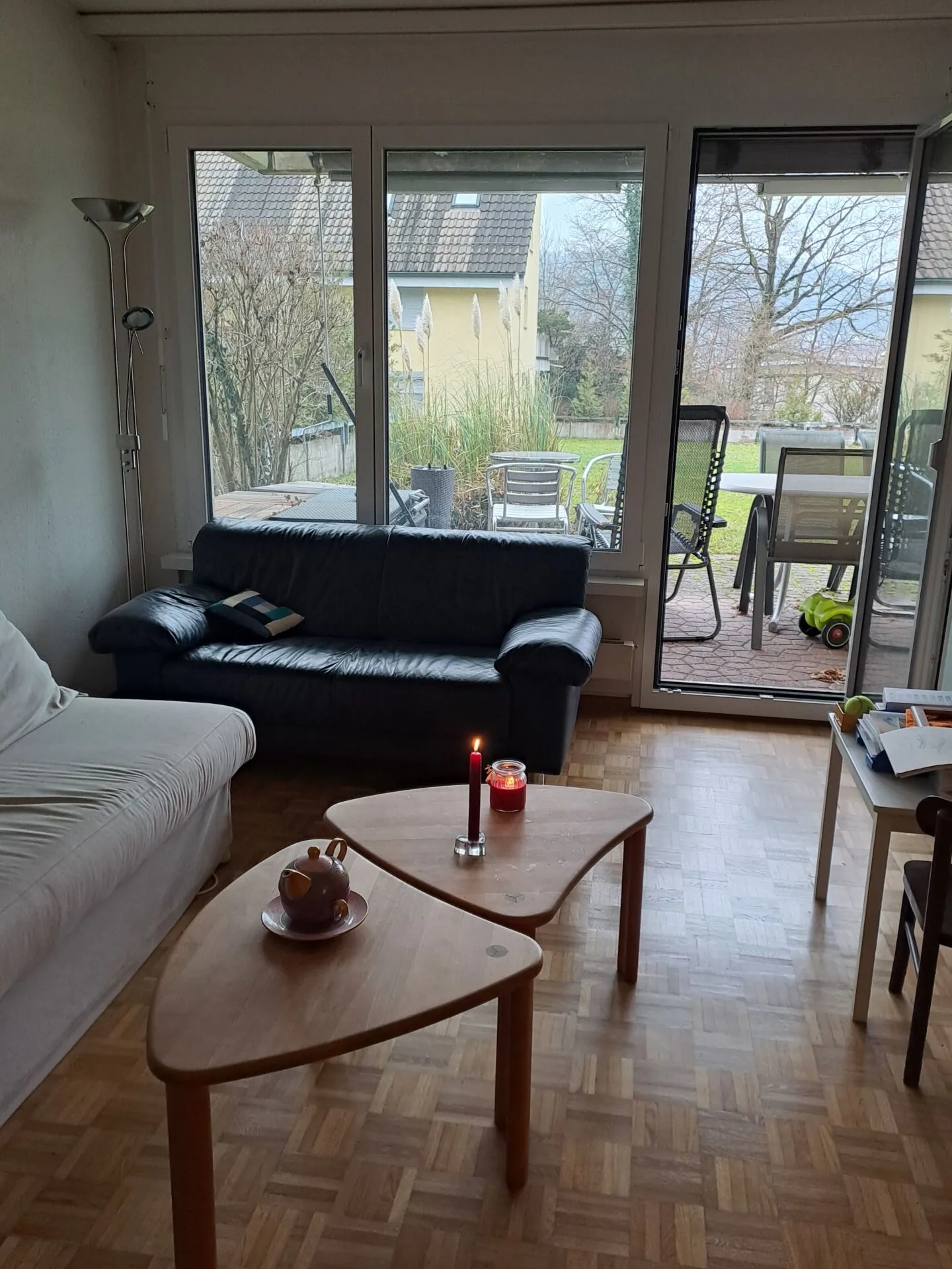Helle Wohnung mit Sitzplatz - Foto 2 von 10