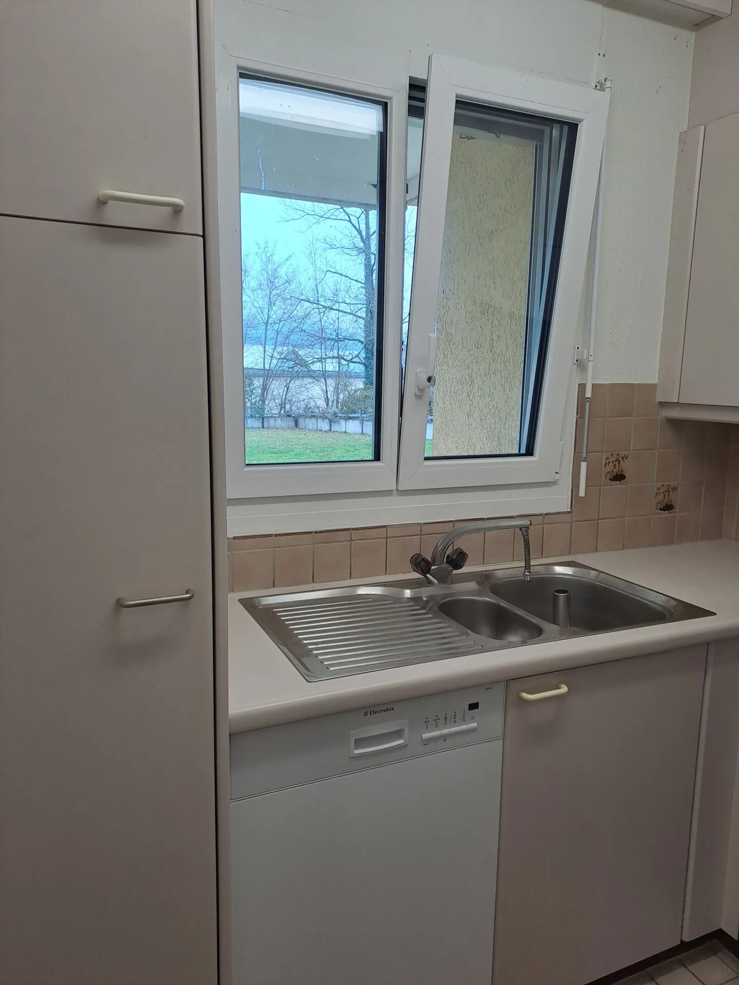 Helle Wohnung mit Sitzplatz - Foto 5 von 10