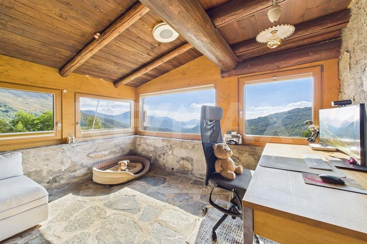 Rustici Incantevoli a Gola di Lago Eleganza, Tradizione e Tecnologia Moderna nel Cuore della Capriasca - Foto 10 di 13