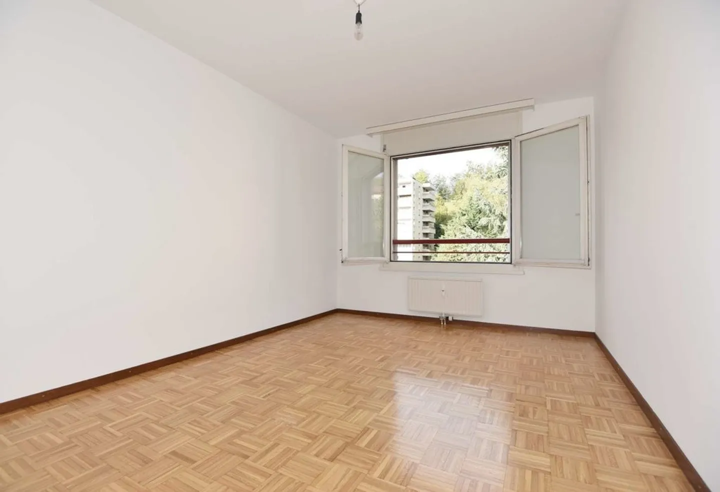 Charming Apartment in Quiet Area - Photo 6 of 8