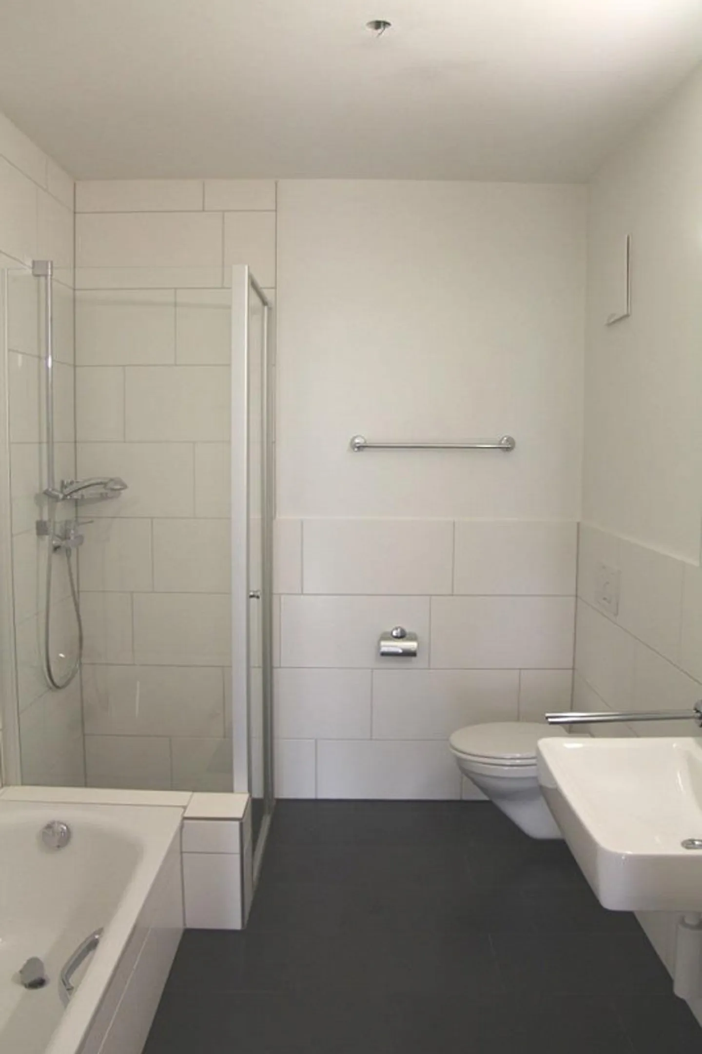 Moderne Wohnung mit Balkon - Foto 3 von 4