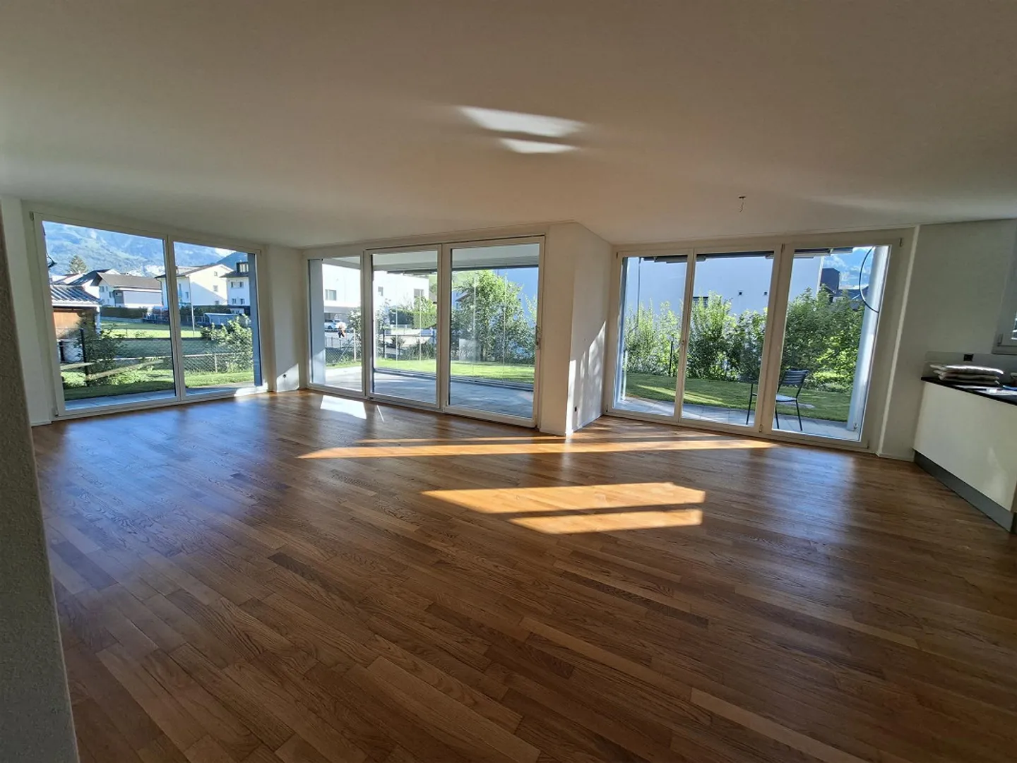 Peace & Comfort Combined – 4.5-Room Apartment with Garden Paradise in Stans - Photo 1 of 12