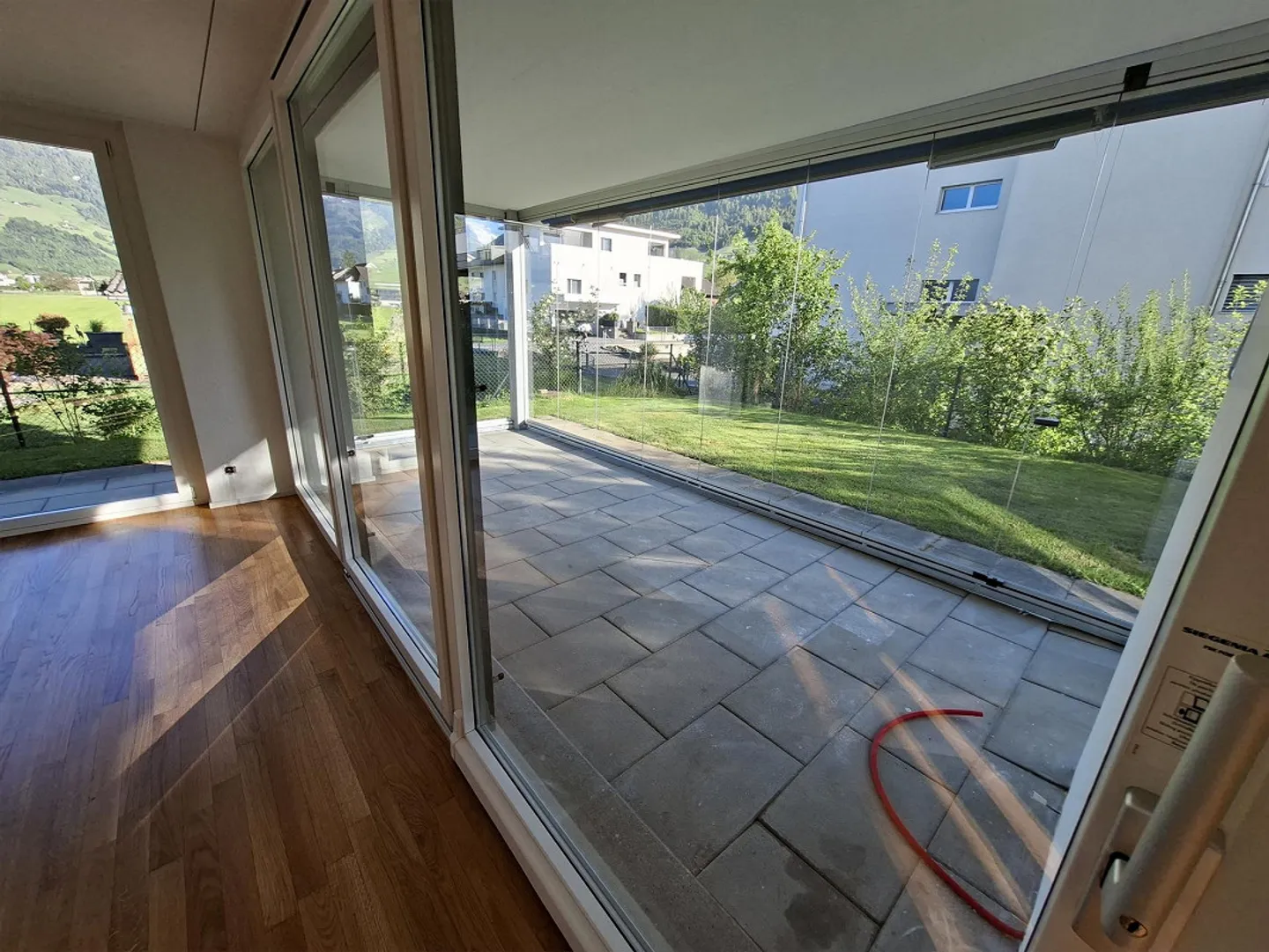 Peace & Comfort Combined – 4.5-Room Apartment with Garden Paradise in Stans - Photo 4 of 12