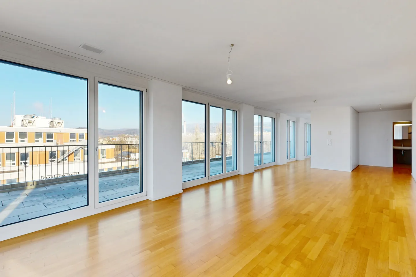 Attique à louer - Photo 3 sur 10