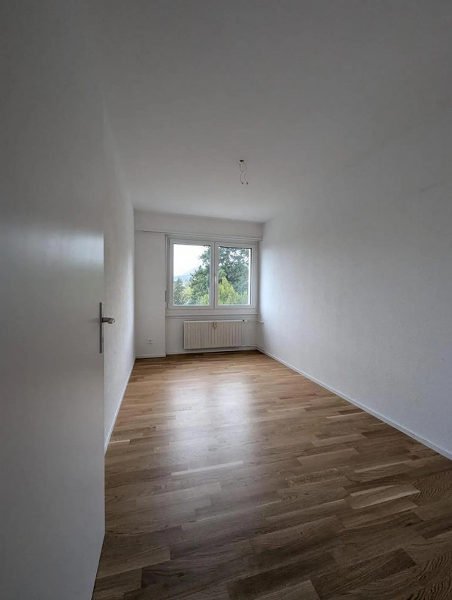 Moderne 4.5-Zimmerwohnung im 1. OG mit zwei Balkonen - Foto 7 von 12