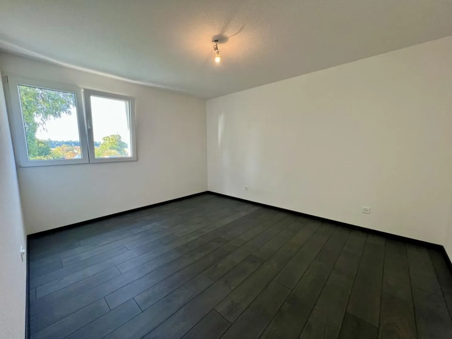 Wohnung mit 4.5 Zimmern und Balkon - Foto 11 von 13