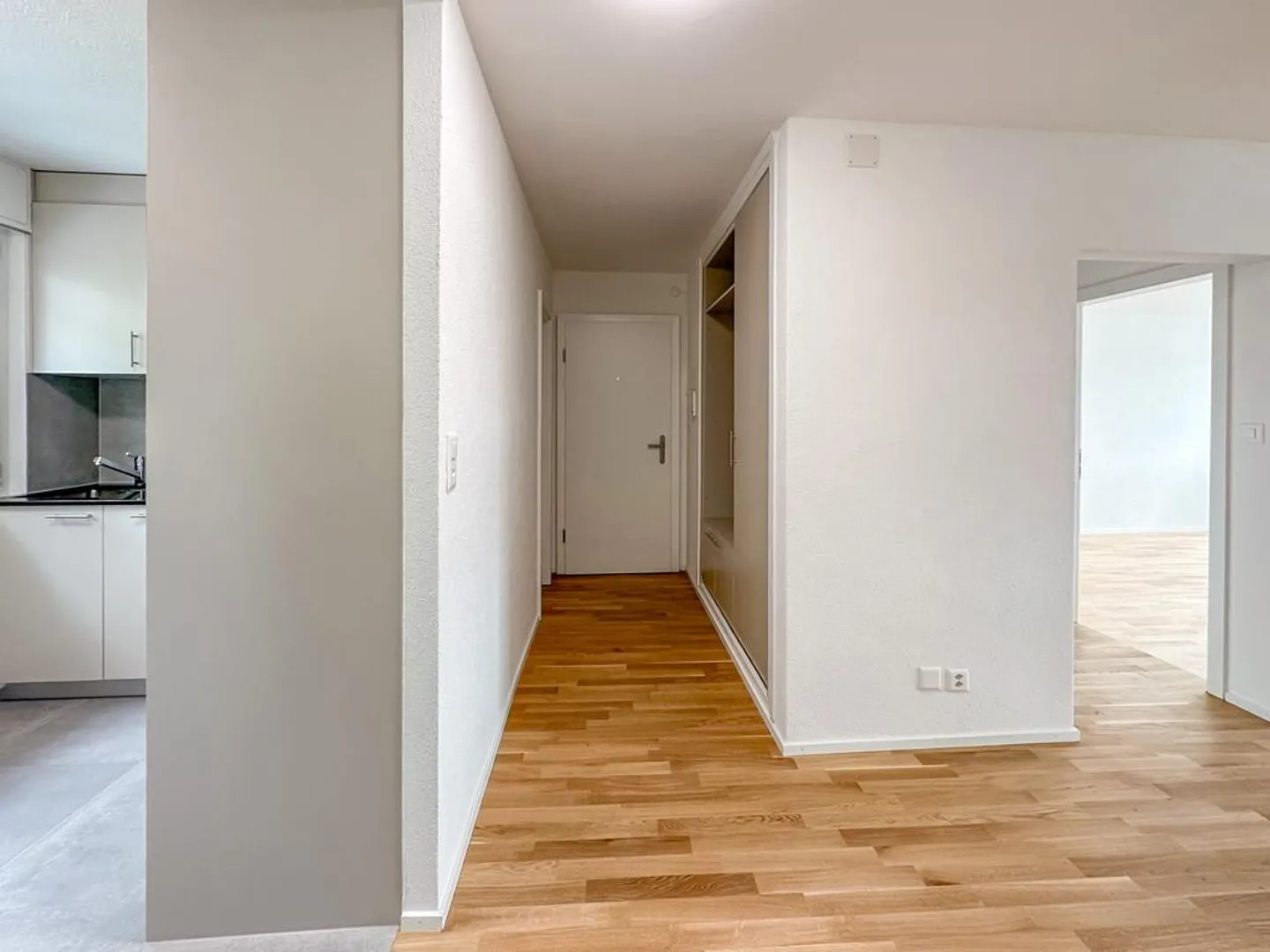 Moderne 4.5-Zimmerwohnung im 1. OG mit zwei Balkonen - Foto 6 von 12