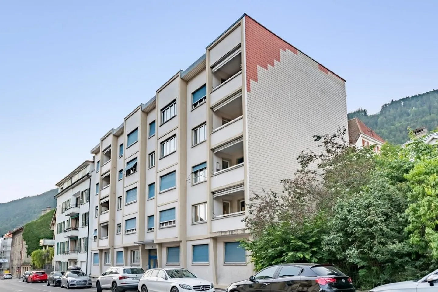 Renovated 3.5-room apartment on the ground floor - Photo 1 of 6