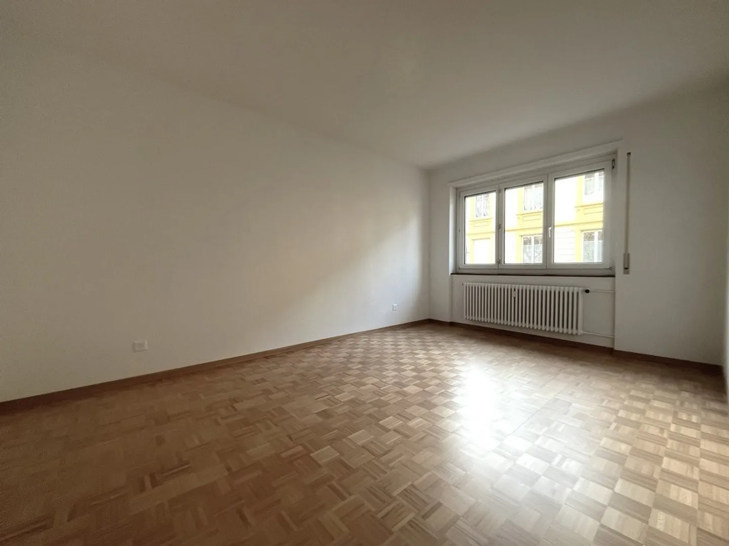 Renovated 3.5-room apartment on the ground floor - Photo 4 of 6