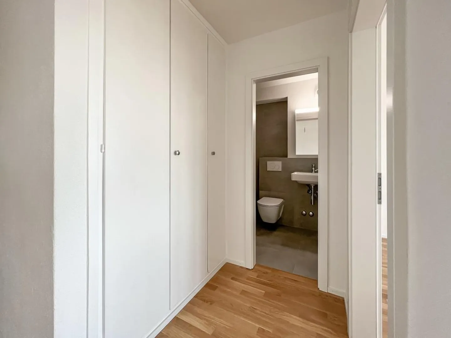 Moderne 4.5-Zimmerwohnung im 1. OG mit zwei Balkonen - Foto 10 von 12