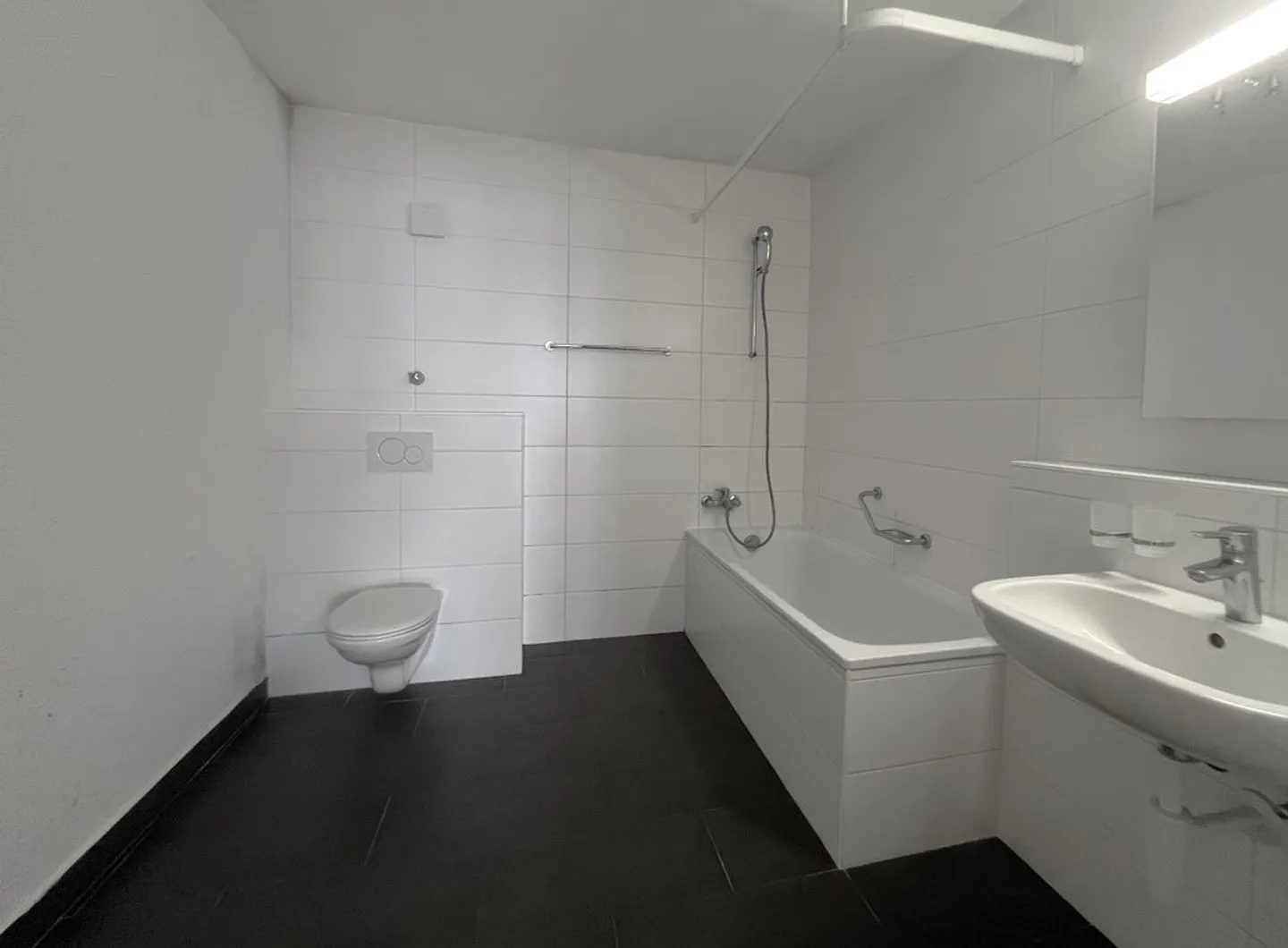 Renovated 3.5-room apartment on the ground floor - Photo 6 of 6