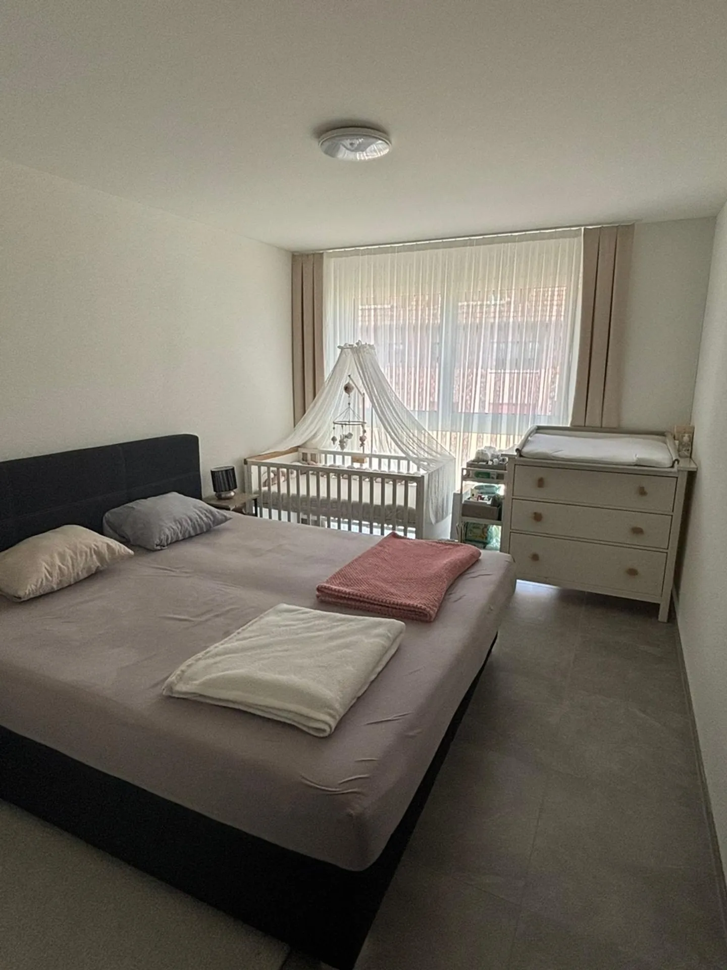 Modern Attic Apartment in Bülach - Photo 4 of 12