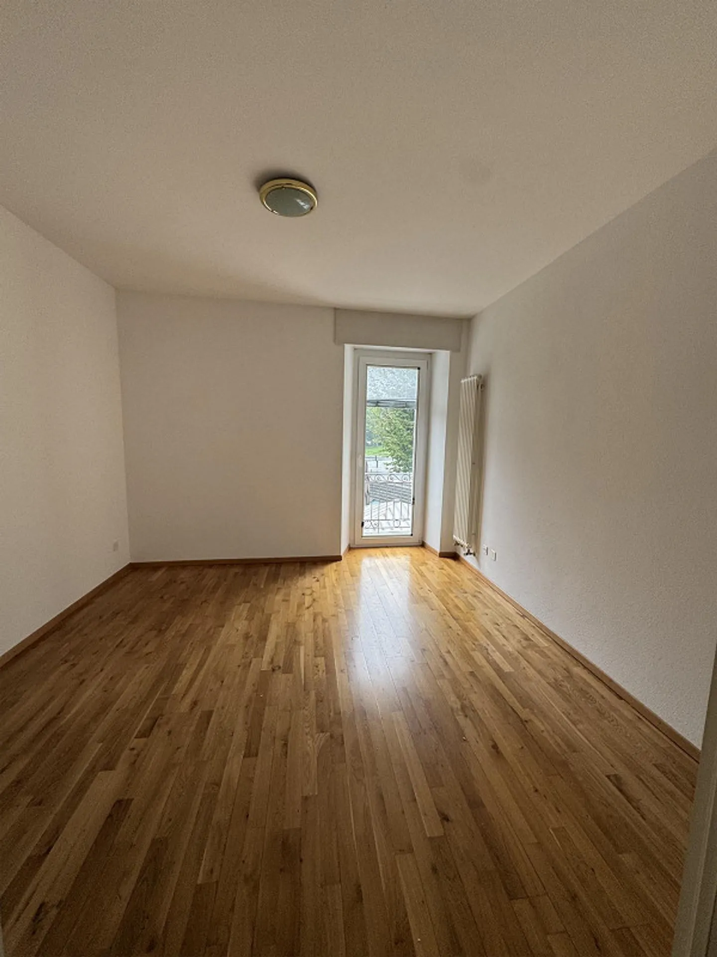 Large Apartment 4 rooms - Giubiasco Piazza Grande - Photo 5 of 8