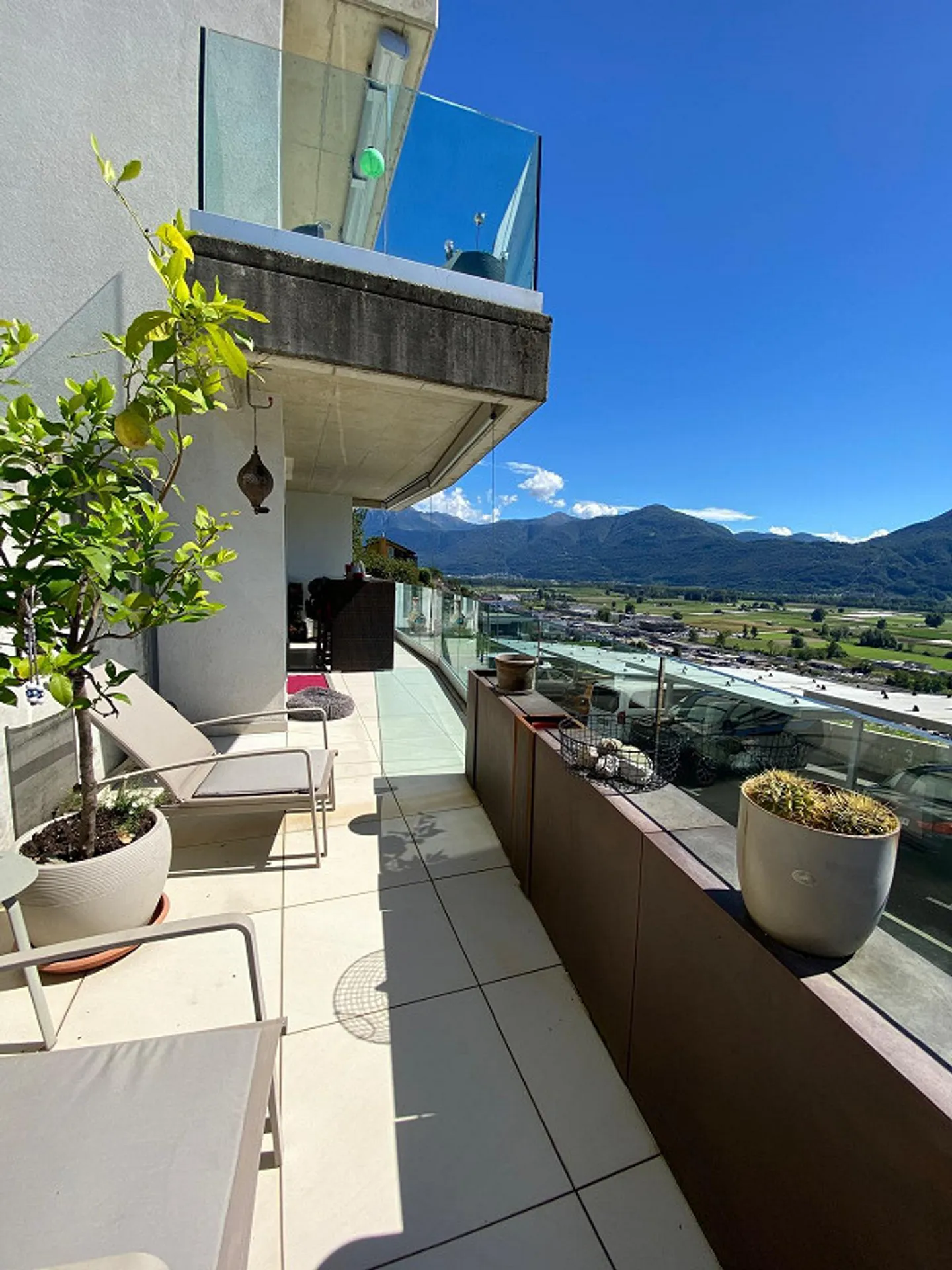 Appartamento moderno con vista lago - Foto 4 di 19