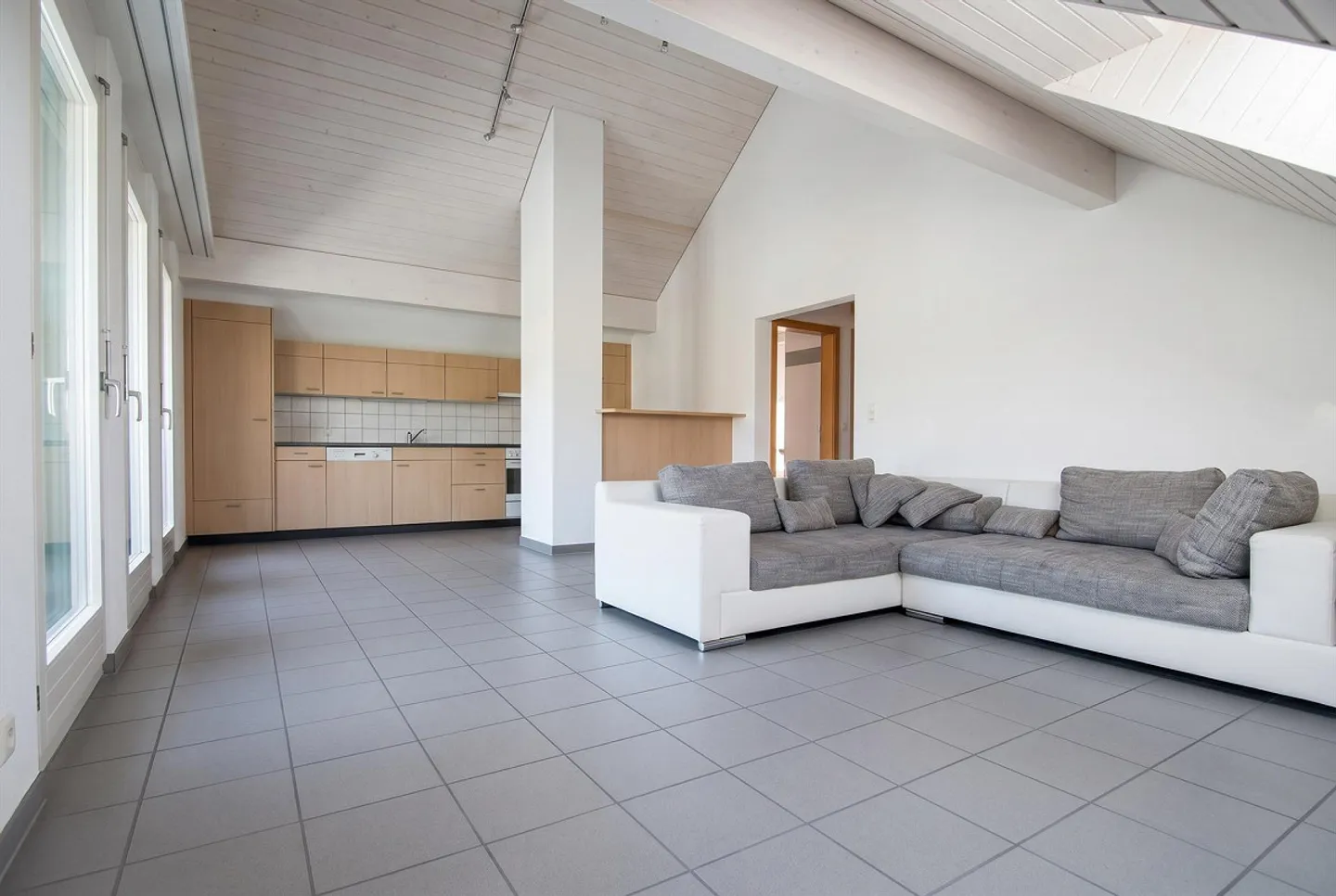 3.5-room apartment with rural quality of life in Plasselb - Photo 2 of 6