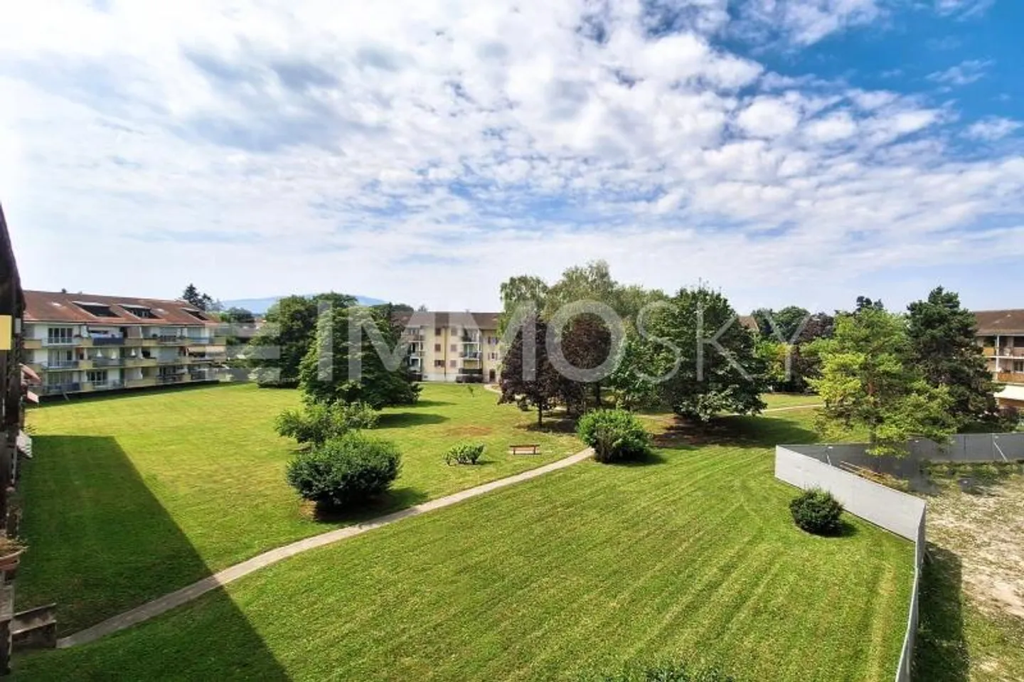 Appartement de 4 pcs au coeur de Meinier - Photo 1 sur 7