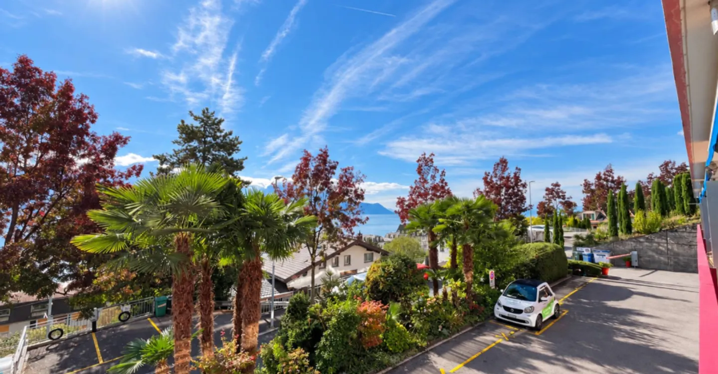 Spacieux 2.5 pièces avec balcon et vue sur le lac - Foto 2 di 8