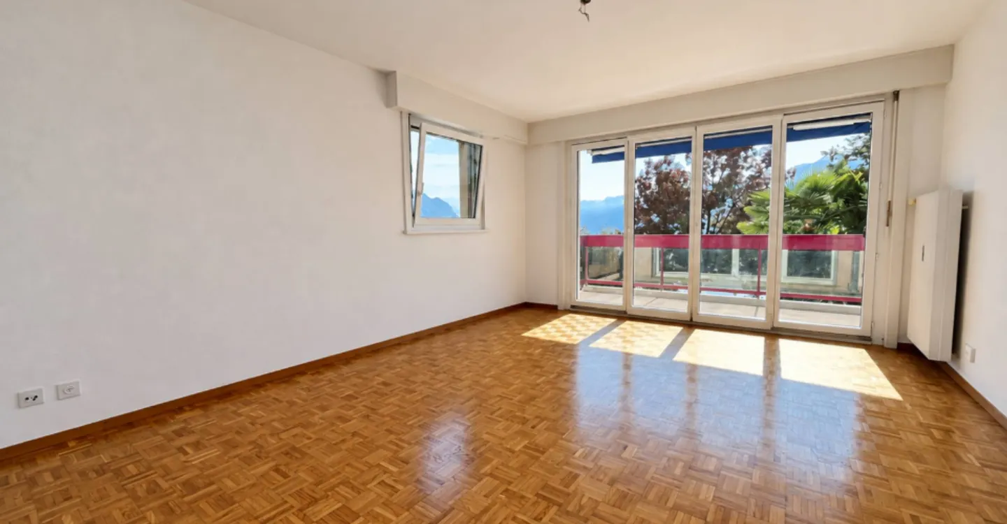 Spacieux 2.5 pièces avec balcon et vue sur le lac - Foto 3 di 8