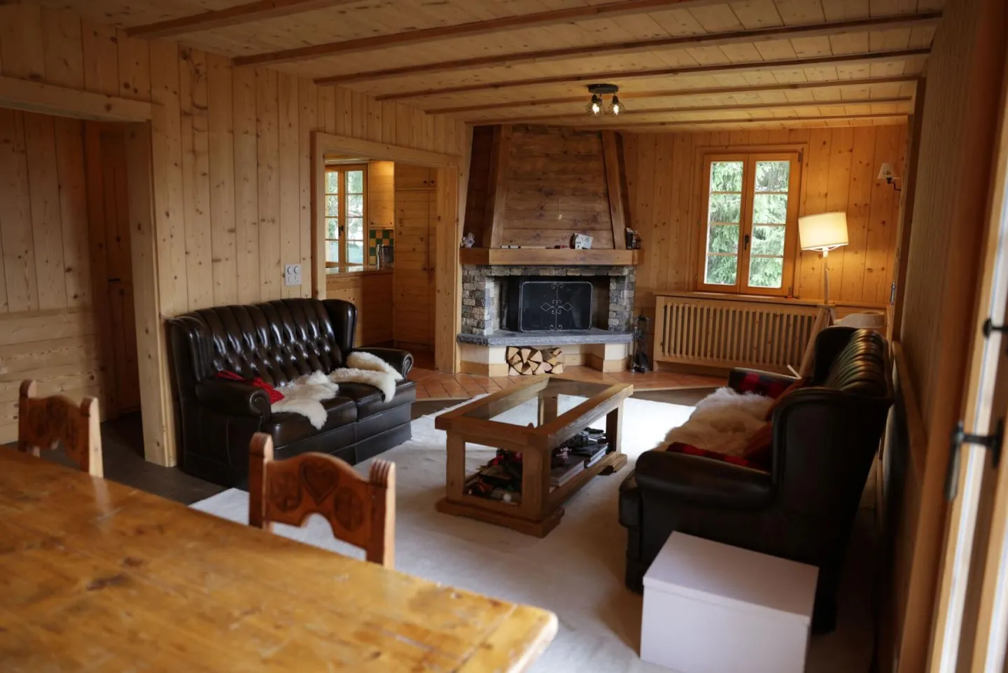 Chalet 4.5 rooms in Crans-Montana - Photo 2 of 12