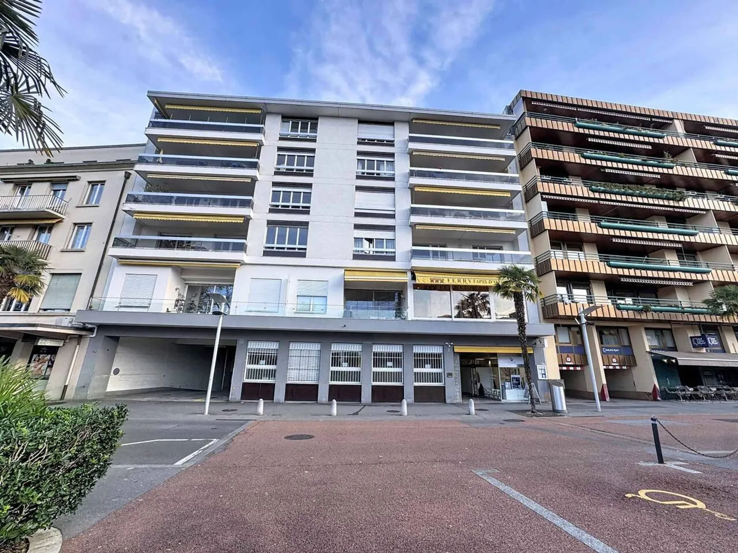 Spazio commerciale o amministrativo - Foto 2 di 6