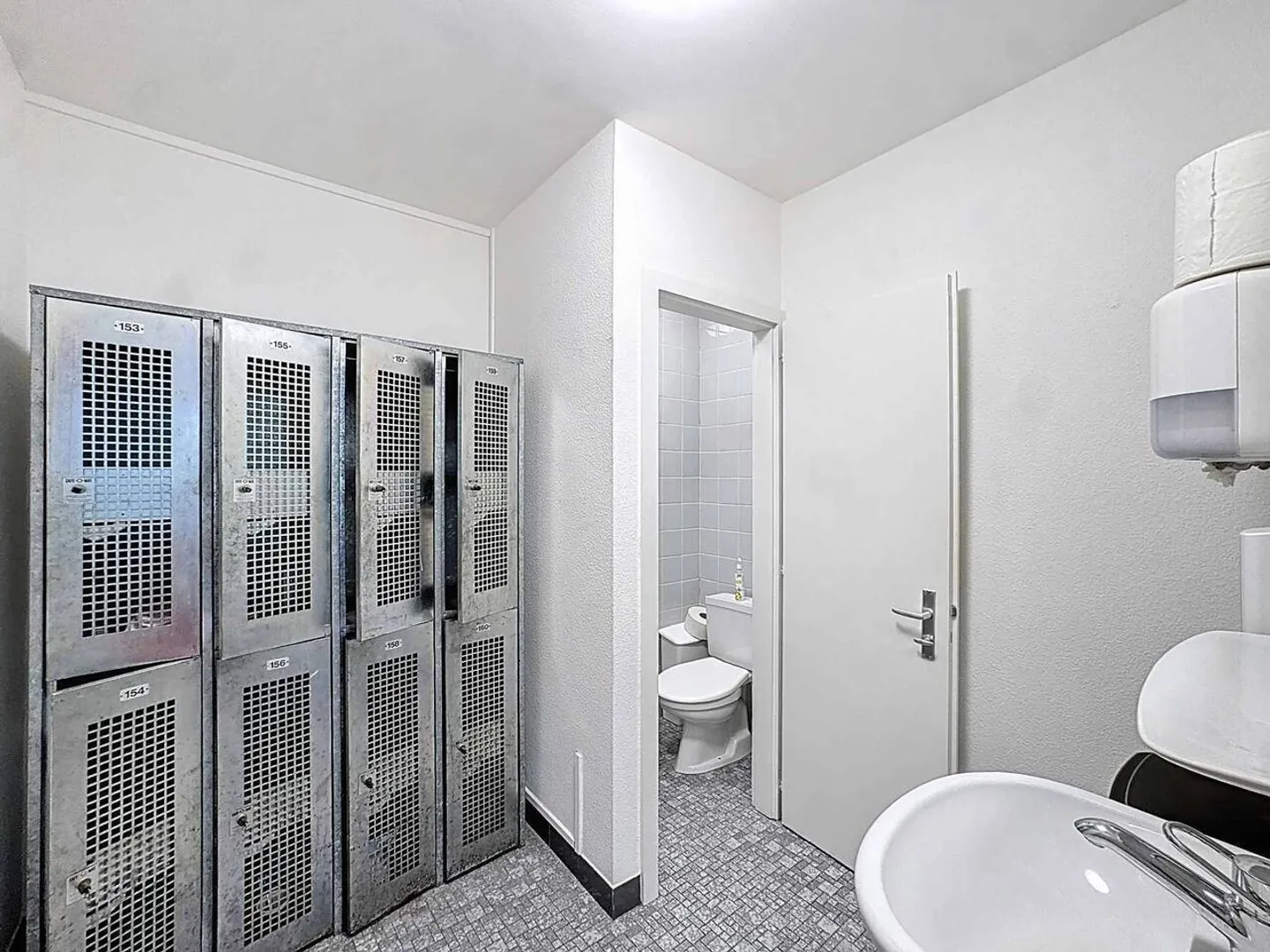 Spazio commerciale o amministrativo - Foto 5 di 6