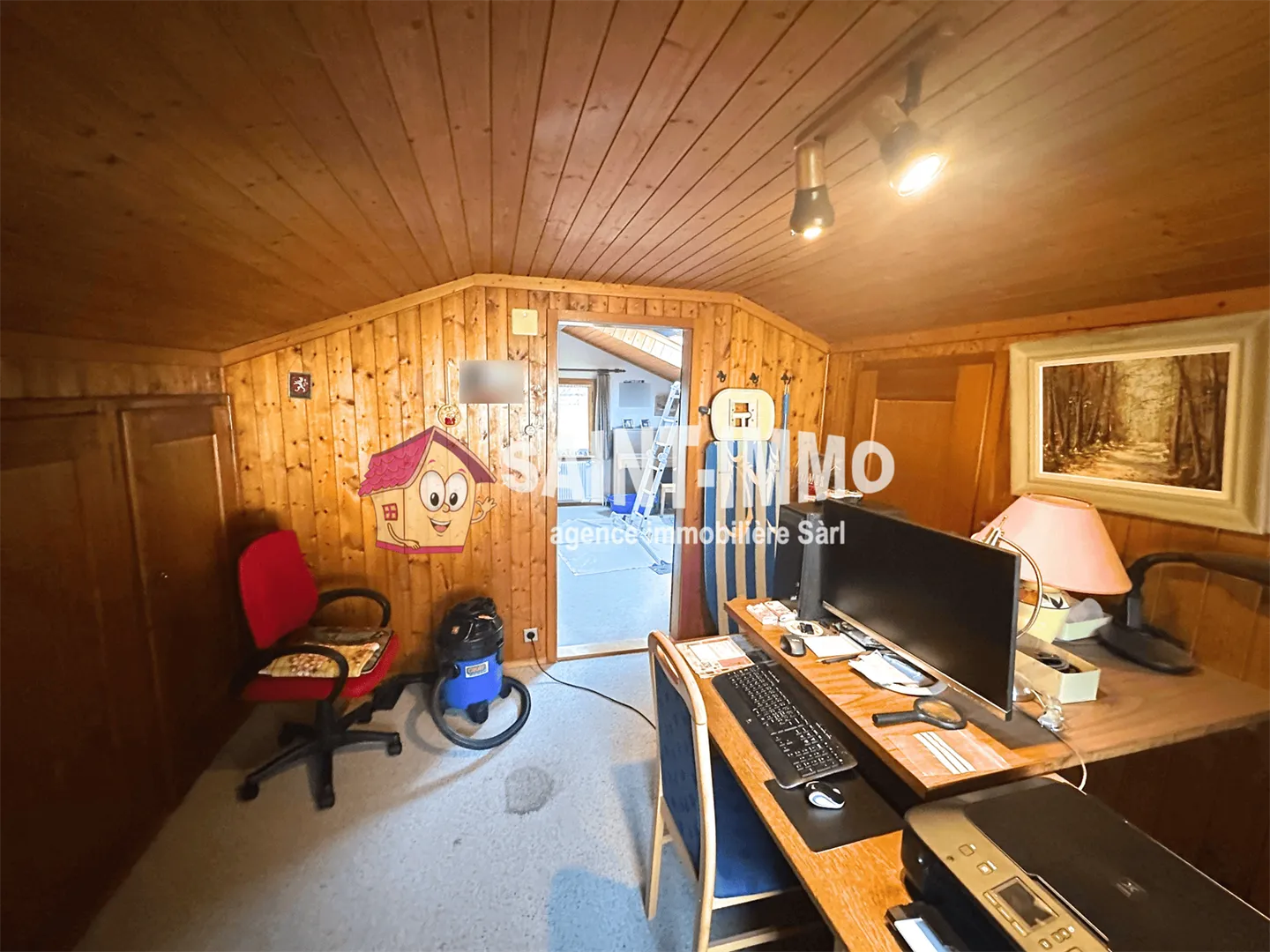 Chalet indipendente con 5 camere, giardino di 604 m2, terrazza e pannelli fotovoltaici - Foto 4 di 9