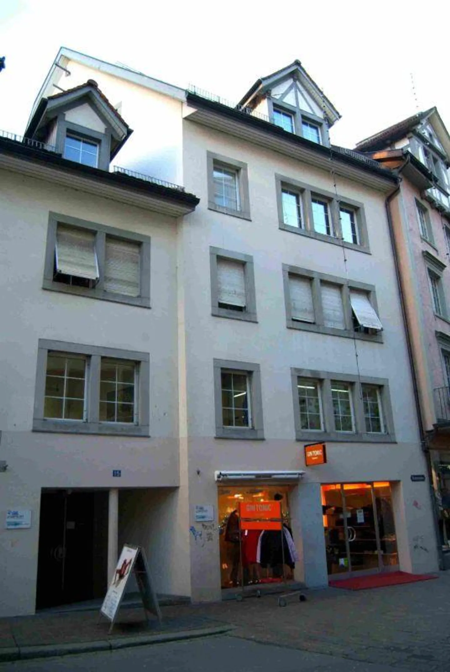 mitten im Stadtzentrum, mit Lift, Cheminée und Balkon - Foto 1 von 12