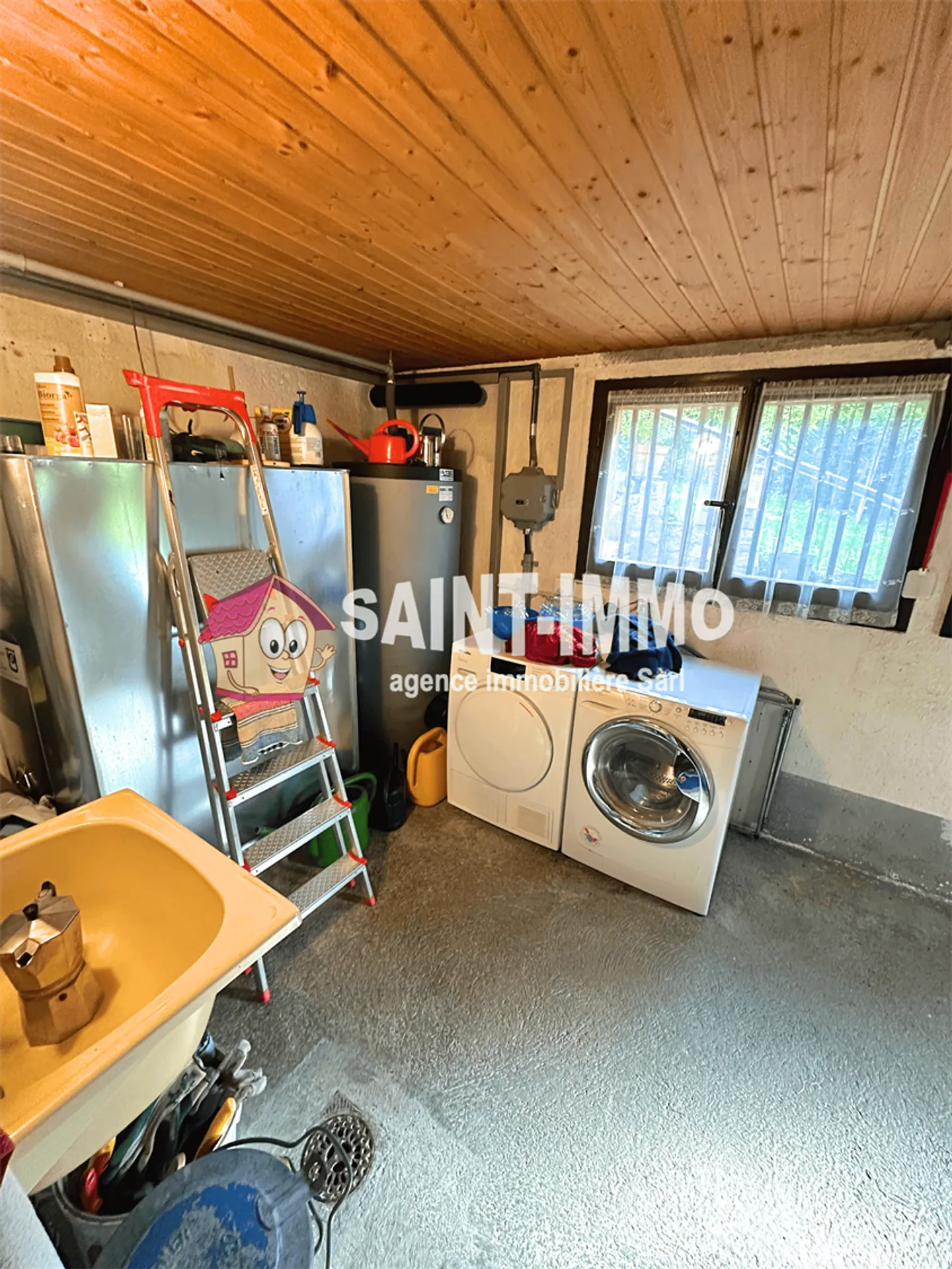 Chalet indipendente con 5 camere, giardino di 604 m2, terrazza e pannelli fotovoltaici - Foto 8 di 9