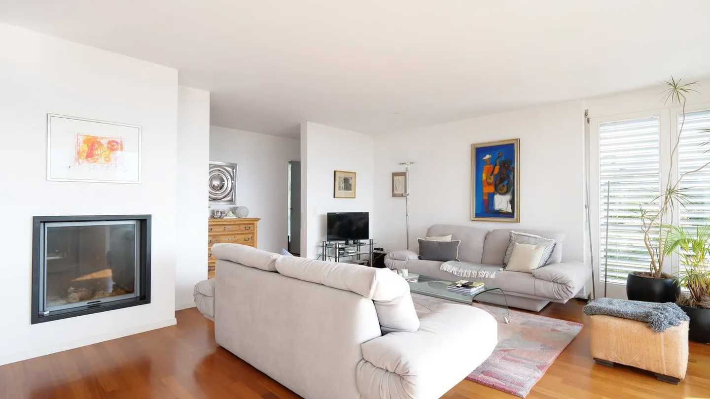 VUE PANORAMIQUE INCONSTRUCTIBLE – APPARTEMENT DE 5½ CHAMBRES SUR LE LAC DE ZURICH - Photo 6 sur 12
