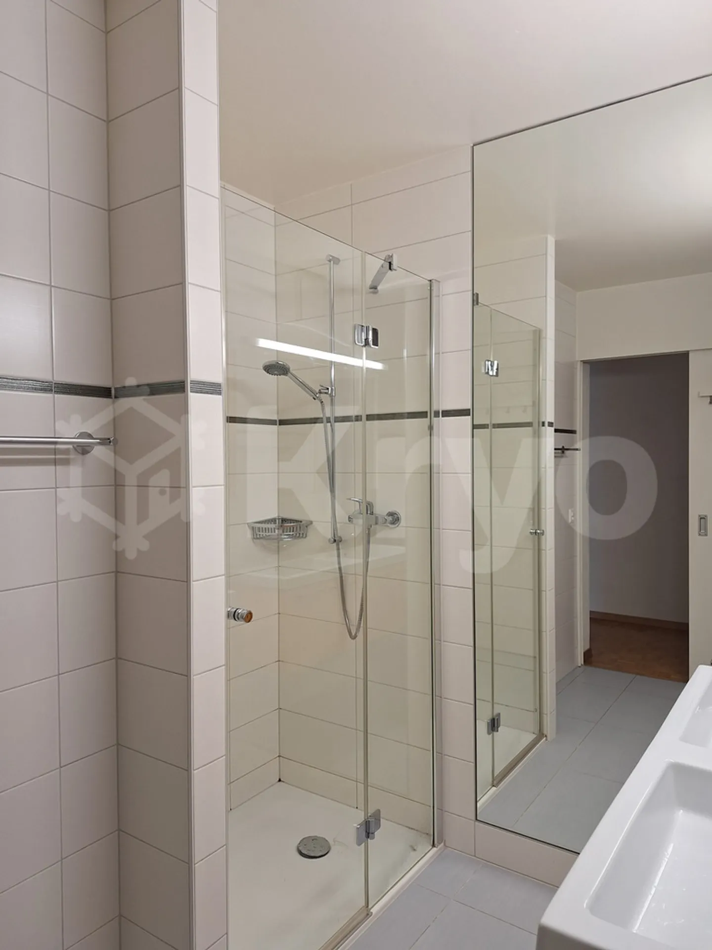 Appartement spacieux avec vue sur le lac - Photo 6 sur 7