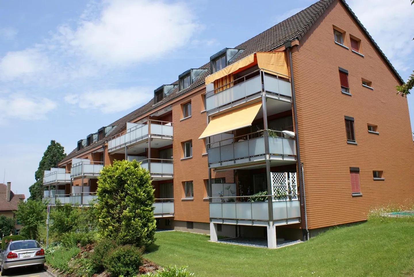 Completely renovated 1.0-room apartment available on the 2nd and 1st floor - Photo 1 of 11