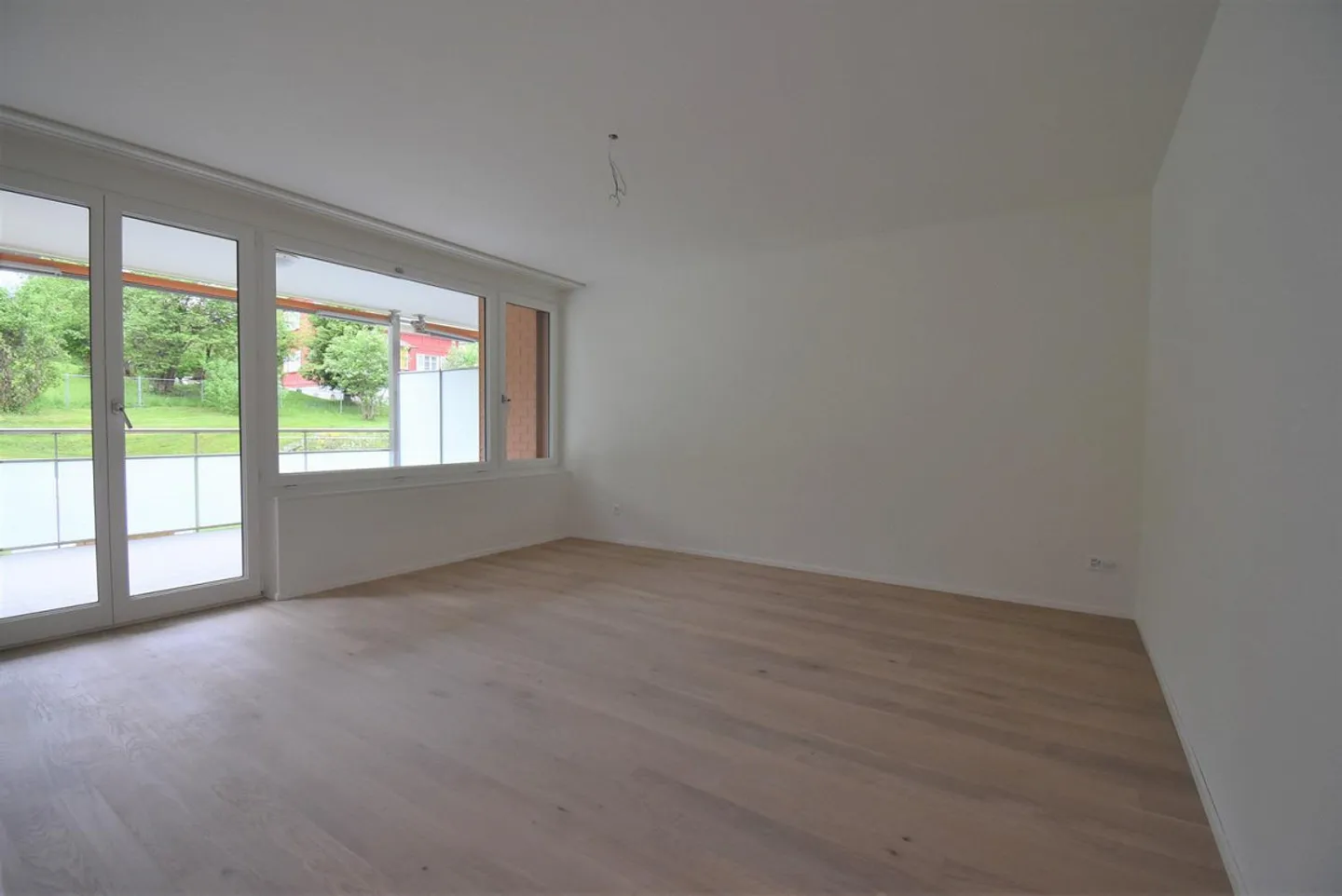 Completely renovated 1.0-room apartment available on the 2nd and 1st floor - Photo 5 of 11