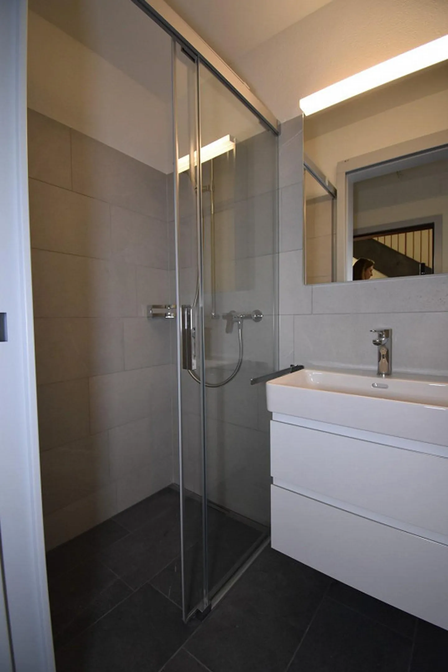 Completely renovated 1.0-room apartment available on the 2nd and 1st floor - Photo 8 of 11