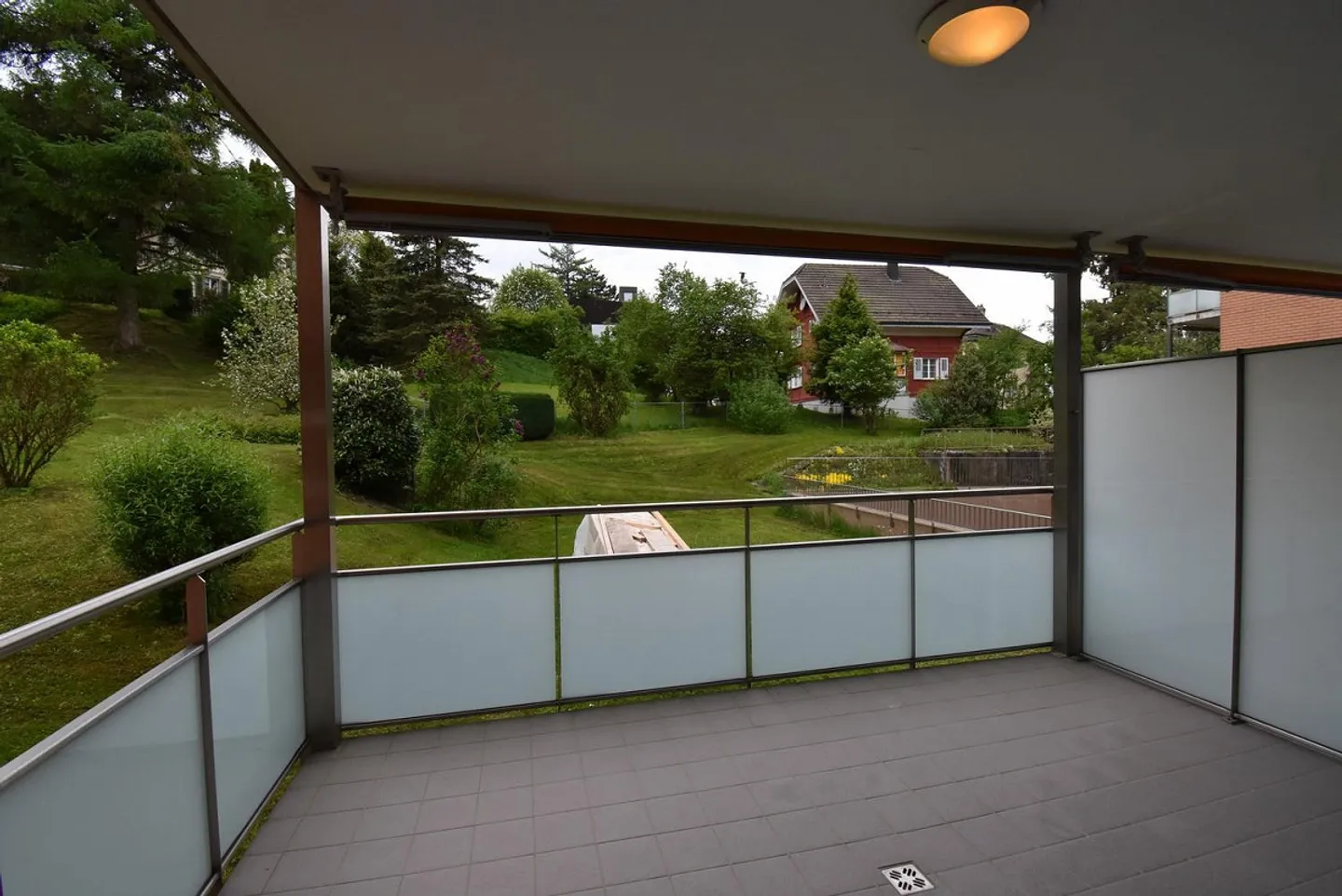 Completely renovated 1.0-room apartment available on the 2nd and 1st floor - Photo 9 of 11